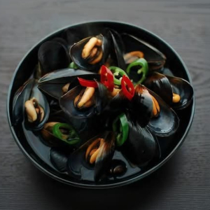 Green Mussel Hot Pot  홍합탕