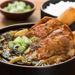 Napa Cabbage Jumbo Galbi Soup 우거지 왕갈비탕