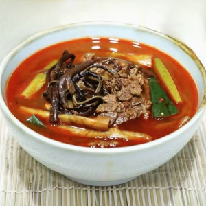 Shredded Beef and Vegetable Soup 육개장