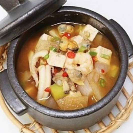 Korean Seafood Miso Stew 해물된장찌개