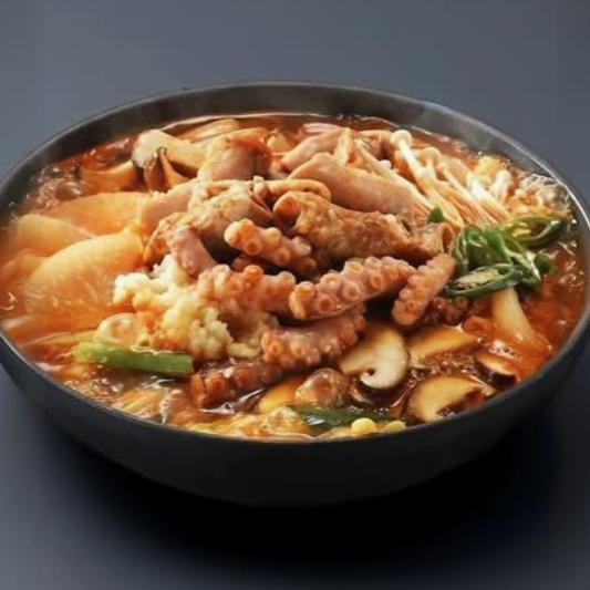 Octopus and Beef Small Intestine Hot Pot (2-3 Servings) 낙곱전골