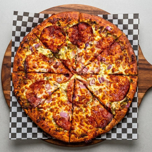 Pesto & Salami Pizza