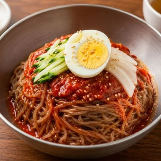 Cold Noodles (비빔냉면) / 凉拌面