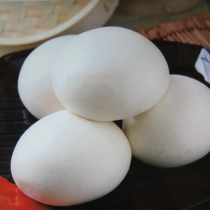 5. Sweet Red Bean Dumpling (찐빵)
