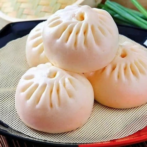 2. Kimchi Dumpling (김치 왕만두)