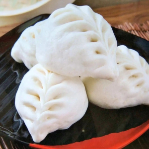 6. Vegetable Dumpling (야채 왕만두)