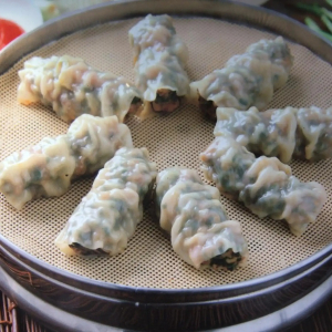 3. Spicy Shrimp Dumpling (매운 새우만두)