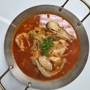 Spicy Braised Beef Small Intestines and Chicken 곱도리탕