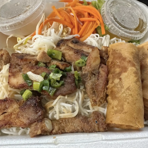 V5. Vermicelli with Chargrilled Chicken & 2 Egg Rolls