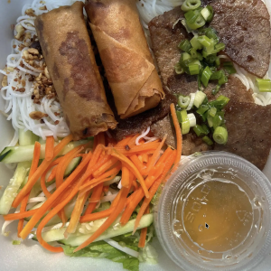V7. Vermicelli with Chargrilled Beef & 2 Egg Rolls