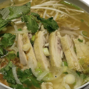 P7. Chicken Pho