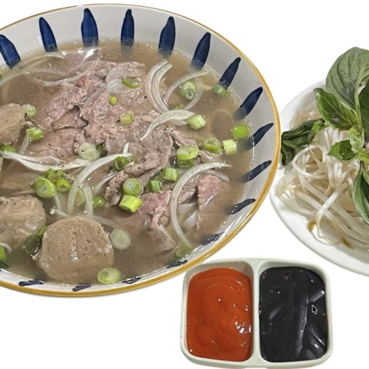 P4. Rare Beef & Beef Balls Pho