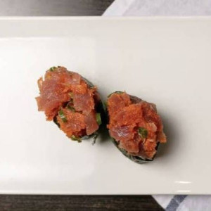 Dynamite Tuna Sushi (2 pcs)