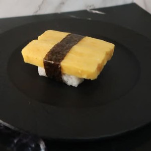 Tamago Sushi (2 pcs)
