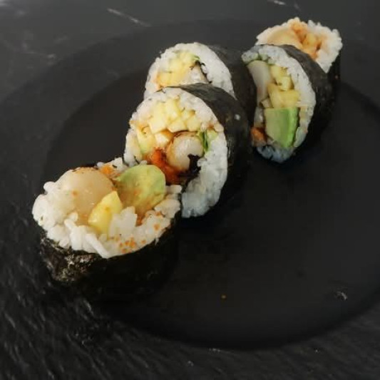 Spicy Scallop Roll (5 pcs)