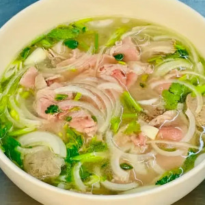 36. Phở B&ograve; + Vi&ecirc;n