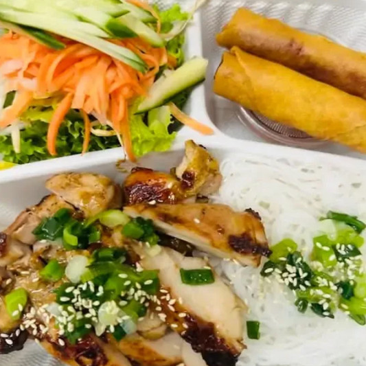 26. B&uacute;n G&agrave; Nướng