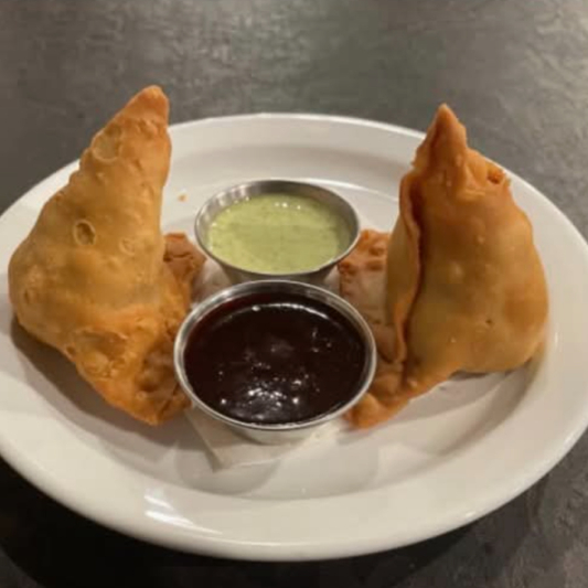 Samoussa aux l&eacute;gumes (2 mcx) / Vegetable Samosa (2 pcs)