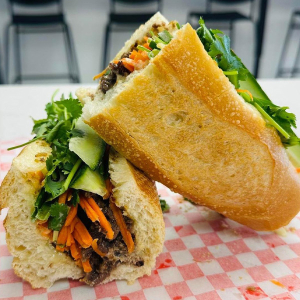 3. B&aacute;nh M&igrave; Thịt Nướng B&ograve;
