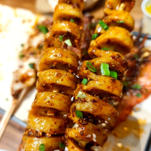 V7. BBQ Gluten (2 pcs) 烤面筋 