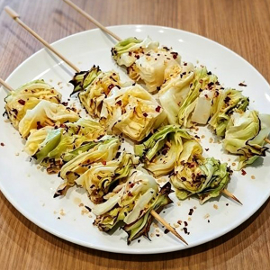 V3. Grilled Cabbage (2 pcs) 烤高丽菜 