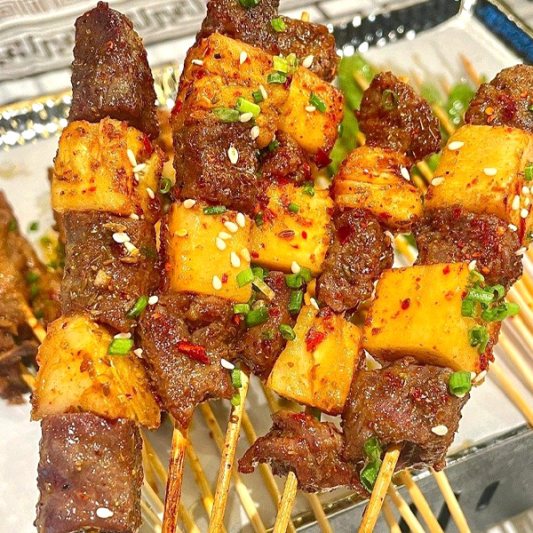 B1. Pineapple Beef Shortrib Skewers (4 pcs) 凤梨牛肋条