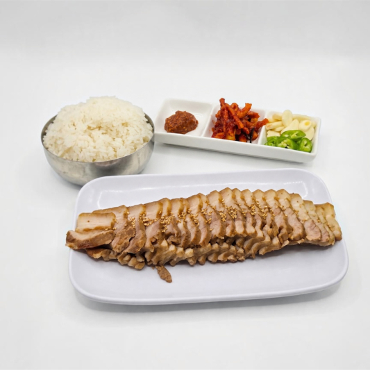 Korean Boiled Pork Slices Set 수육 세트