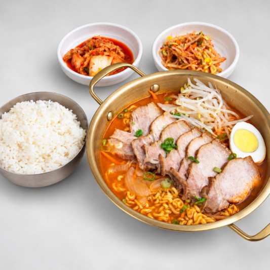 Boiled Pork Ramen Meal 수육 라면 정식