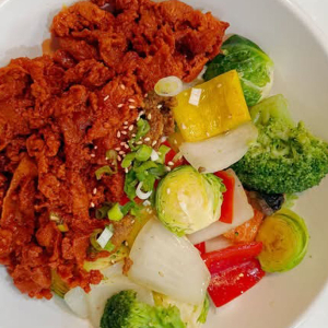 Spicy Pork Rice Bowl / 제육 덮밥