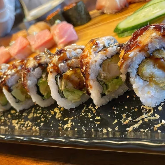 Dragon Roll (8 pcs)