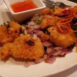 1. Fried Shrimp with Garlic and Fresh Chili