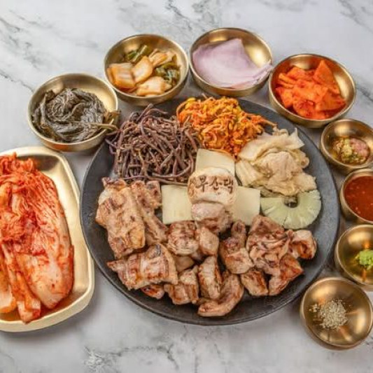 Signature Aged Pork Set / 숙성 돼지고기 한상 (500g)