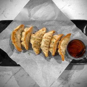 Fried Chicken Dumplings (6 pcs) (치킨만두)