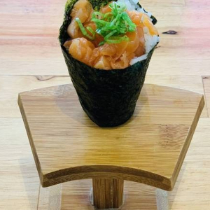 Salmon Temaki