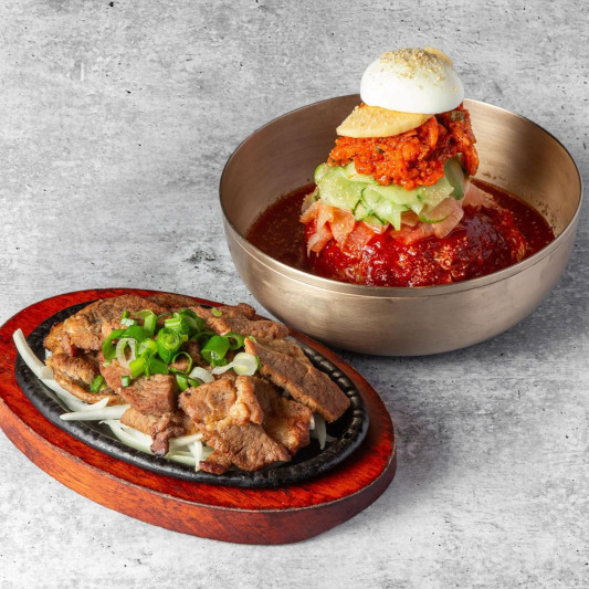 Hoe Naengmyeon Combo - BBQ Pork (회냉면 목살구이 콤보)