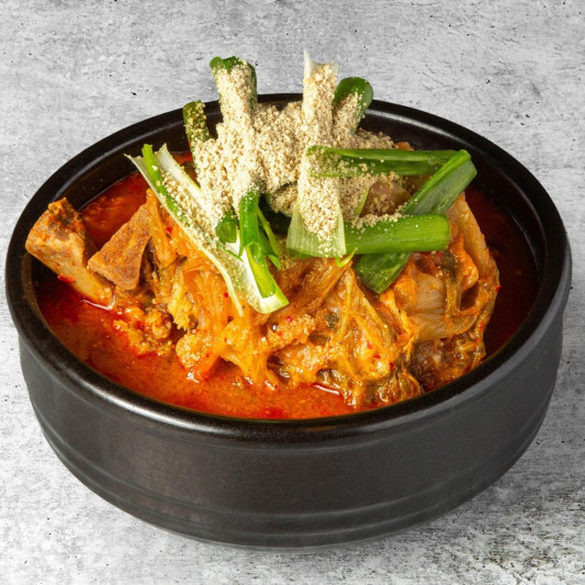 Ugeogi Ppyeo Jang-Guk (우거지 뼈장국)