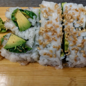 Seaweed Salad & Avocado Roll (8 pcs)