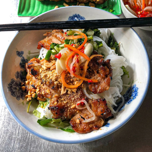 33. Bun Thit Nurong
