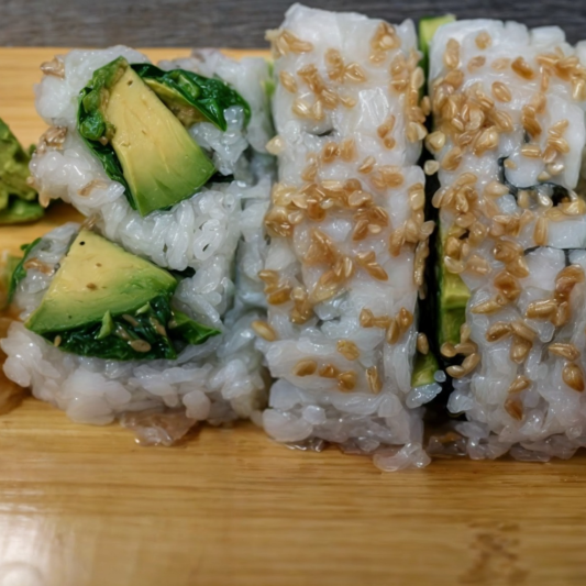 Seaweed Salad & Avocado Roll (8 pcs)