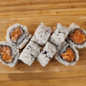 Salmon Roll (6 pcs)