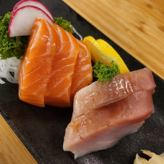Salmon & Tuna Sashimi (5 pcs)