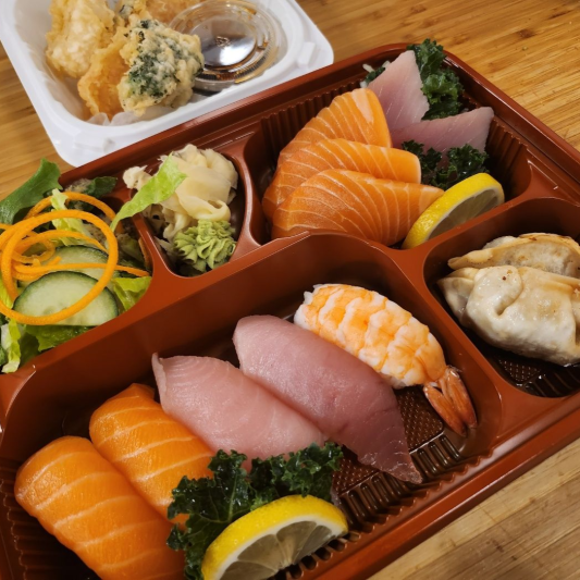 Dinner Sushi & Sashimi Box