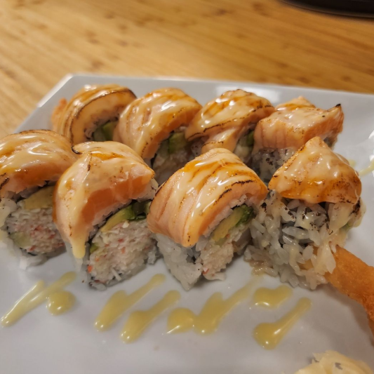 Aburi Salmon Roll
