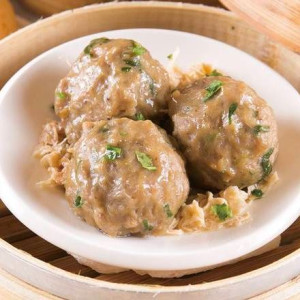 Jumbo Handmade Steamed Meatball (3 pcs) 手打牛肉球 (3只)
