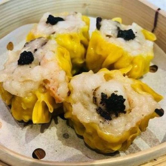 Jumbo Shrimp & Pork Dumping with Black Truffle (4 pcs) 黑松露烧卖皇(4只)