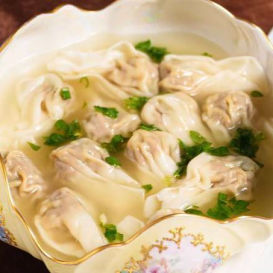 Shepherd's Purse with Pork Wonton Soup (荠菜猪肉云吞)