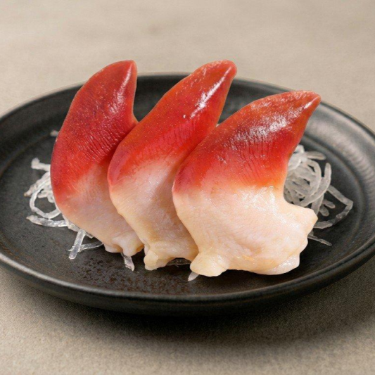 Hokkigai Sashimi (3 pcs)