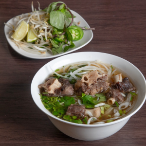 5. Pho Oxtail / Phở Đu&ocirc;i B&ograve;