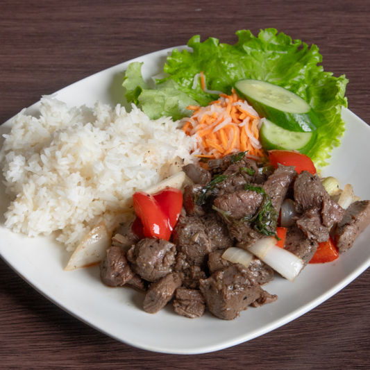 29. Shaken Beef / Com B&ograve; L&uacute;c Lắc