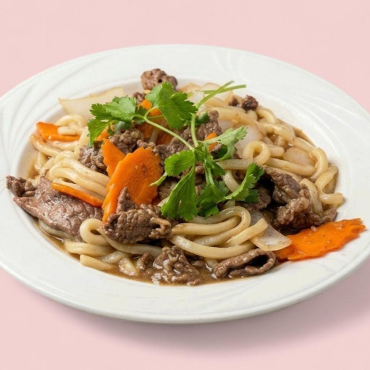 40. Garlic Beef Udon / B&ograve; Ch&aacute;y Tỏi X&agrave;o Udon
